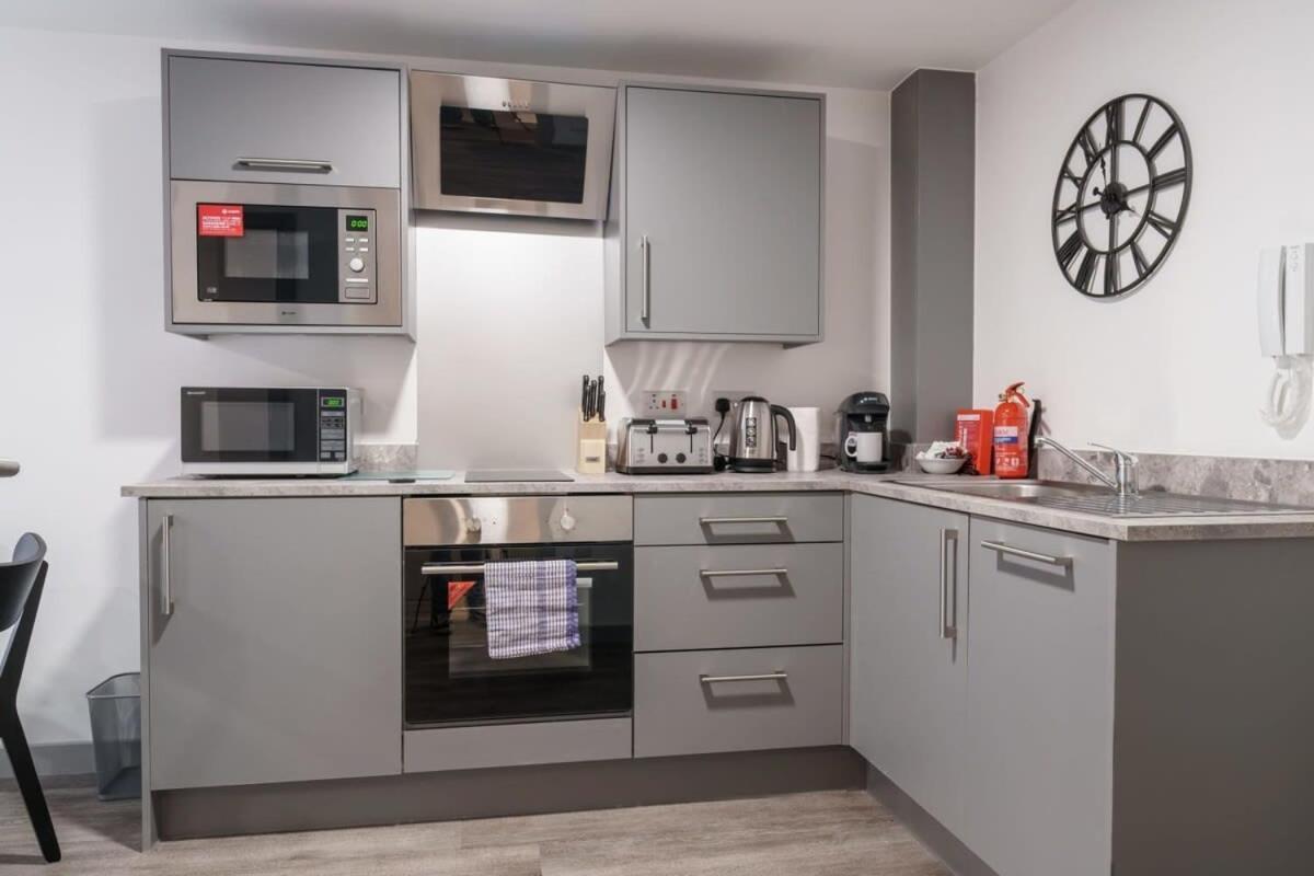Lovely 1 Bed Apartment In Liverpool Centre Kültér fotó
