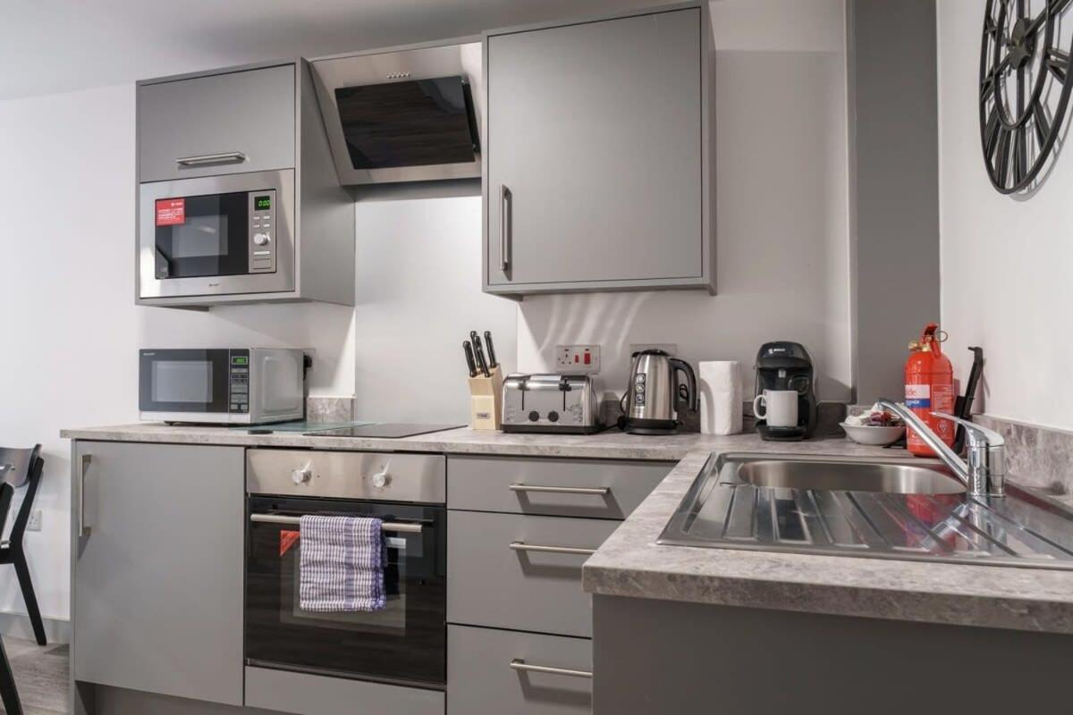 Lovely 1 Bed Apartment In Liverpool Centre Kültér fotó