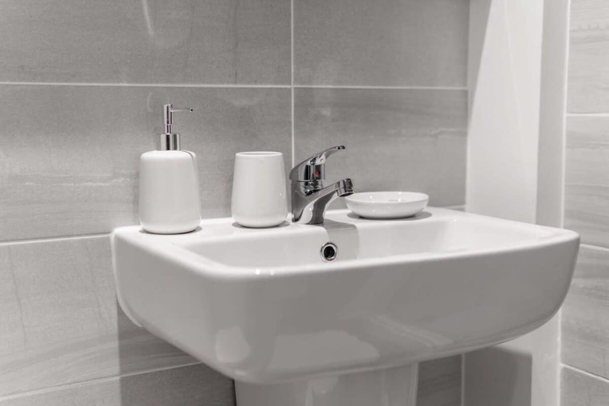 Lovely 1 Bed Apartment In Liverpool Centre Kültér fotó