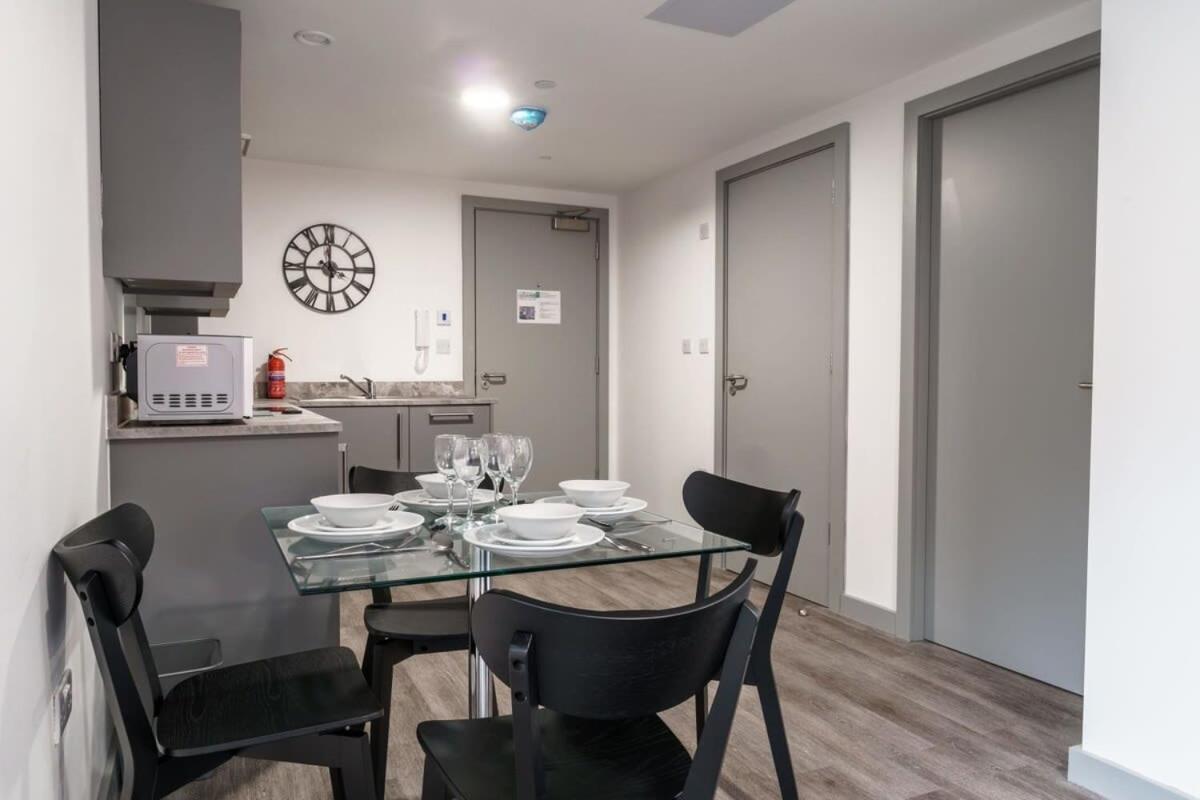 Lovely 1 Bed Apartment In Liverpool Centre Kültér fotó