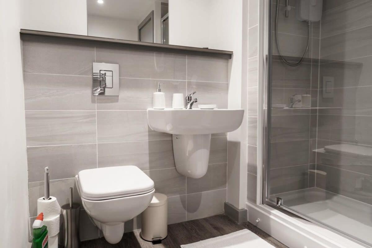Lovely 1 Bed Apartment In Liverpool Centre Kültér fotó