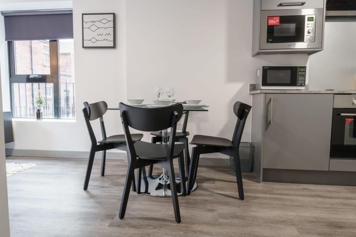 Lovely 1 Bed Apartment In Liverpool Centre Kültér fotó